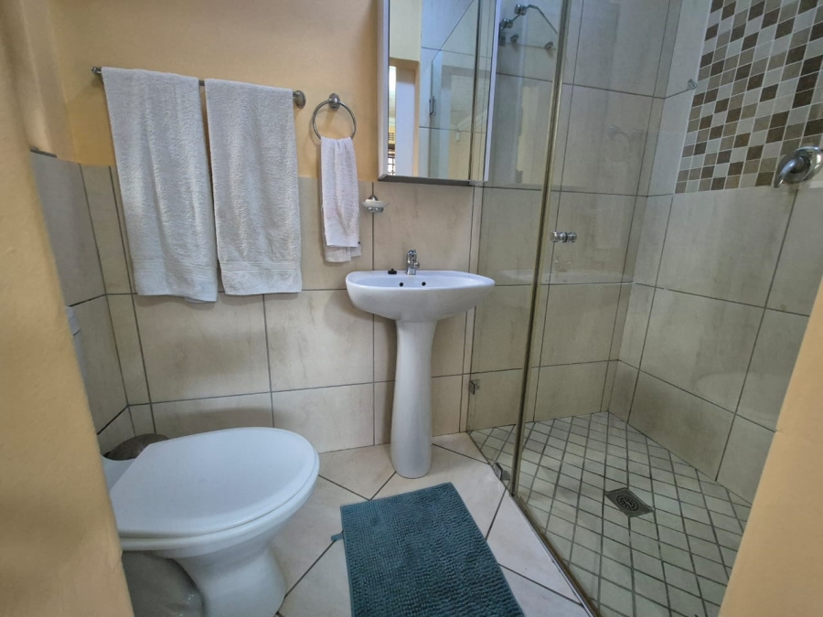 To Let 2 Bedroom Property for Rent in Rondevallei Western Cape